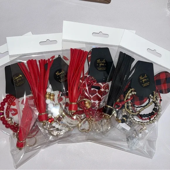 Heart Bracelet Keychain - Picture 13 of 14